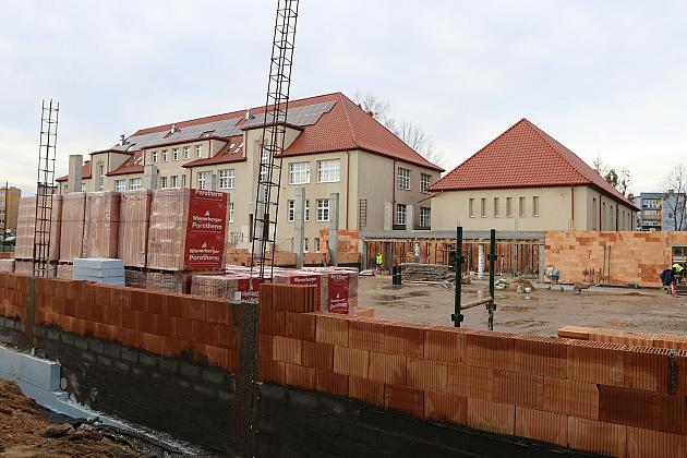 Przy SP1 powstaje nowoczesna hala sportowa