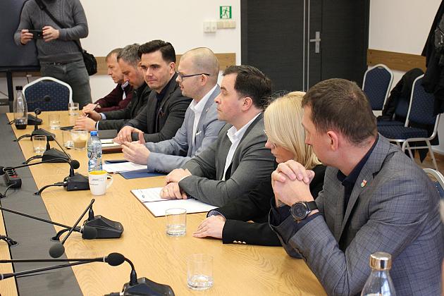 W Urzędzie Gminy Nowa Wieś Lęborska burmistrz i radni rozmawiali o zmianie granic Lęborka