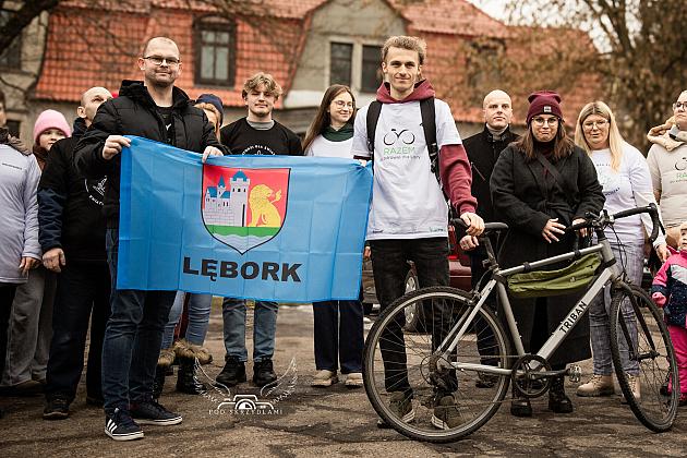 Setki kilometrów na rowerze, żeby pomóc chorej Laurze
