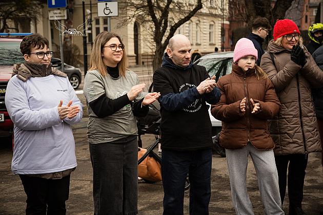 Setki kilometrów na rowerze, żeby pomóc chorej Laurze