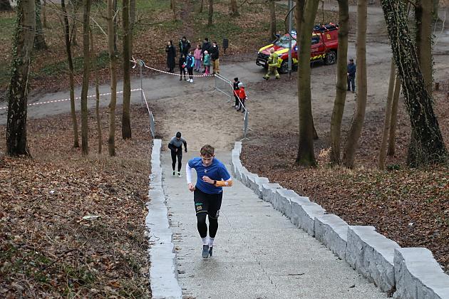 Patriotyczne bieganie w Parku Chrobrego z okazji Narodowego Dnia Pamięci Żołnierzy Wyklętych