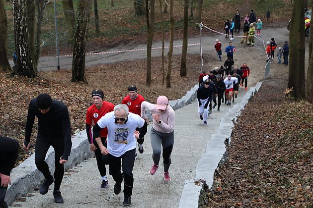 Patriotyczne bieganie w Parku Chrobrego z okazji Narodowego Dnia Pamięci Żołnierzy Wyklętych
