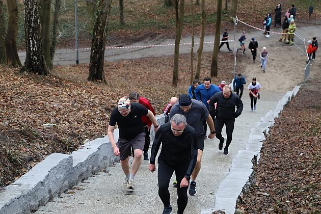 Patriotyczne bieganie w Parku Chrobrego z okazji Narodowego Dnia Pamięci Żołnierzy Wyklętych