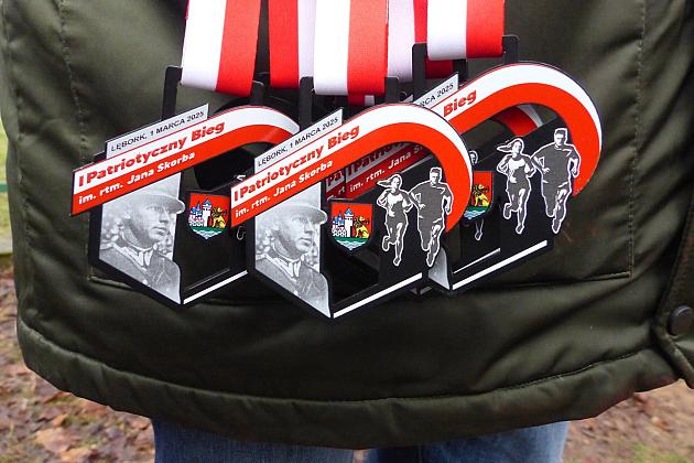 Patriotyczne bieganie w Parku Chrobrego z okazji Narodowego Dnia Pamięci Żołnierzy Wyklętych