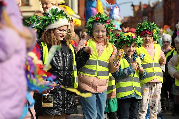 Wiosenny konkurs marzann nad rzeką Łebą