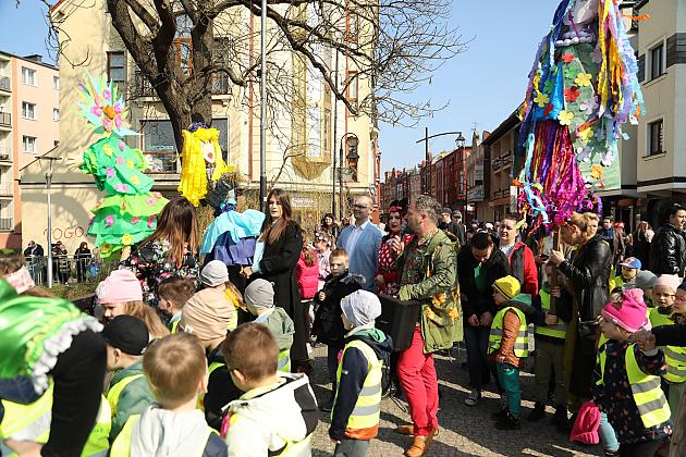 Wiosenny konkurs marzann nad rzeką Łebą