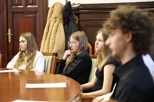 Posiedzenie Młodzieżowej Rady Miasta Lęborka – nowe inicjatywy i pomysły młodych radnych