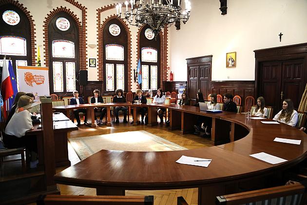 Posiedzenie Młodzieżowej Rady Miasta Lęborka – nowe inicjatywy i pomysły młodych radnych