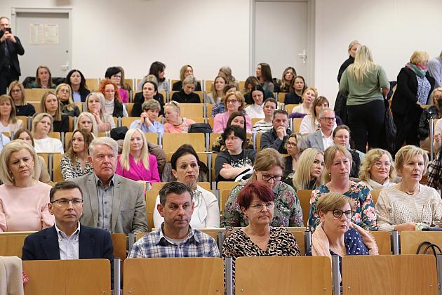 Dzieci i młodzież potrzebują poczucia bezpieczeństwa, aby móc rozwijać się