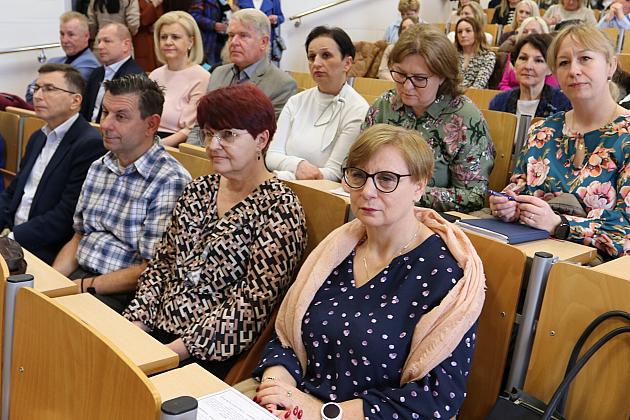 Dzieci i młodzież potrzebują poczucia bezpieczeństwa, aby móc rozwijać się