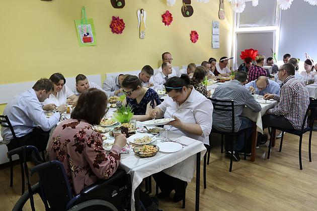 Świąteczne spotkanie i życzenia dla uczestników Warsztatu Terapii Zajęciowej
