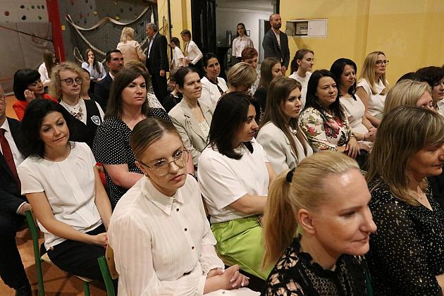 „Jedynka” świętuje 80 lat! Uroczysta gala z okazji jubileuszu najstarszej szkoły podstawowej w Lęborku