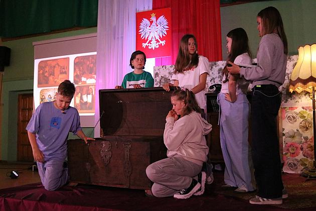 „Jedynka” świętuje 80 lat! Uroczysta gala z okazji jubileuszu najstarszej szkoły podstawowej w Lęborku