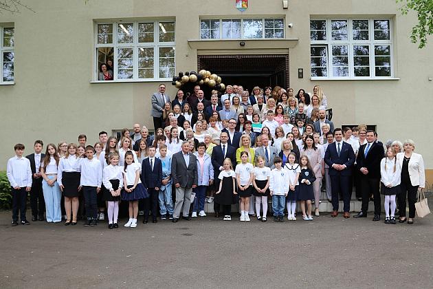 „Jedynka” świętuje 80 lat! Uroczysta gala z okazji jubileuszu najstarszej szkoły podstawowej w Lęborku