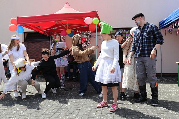 Rodzinna zabawa w „Siódemce” - radość, śmiech i integracja