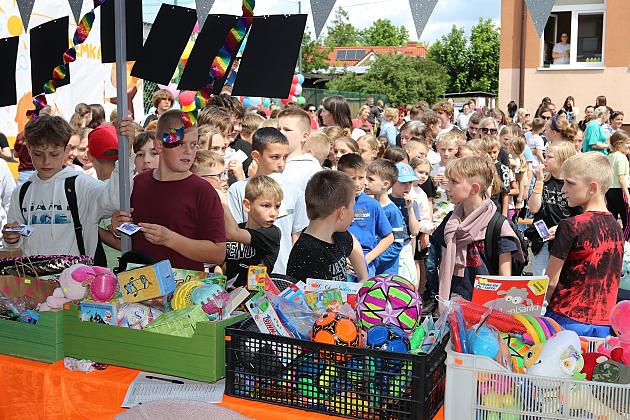 Rodzinna zabawa w „Siódemce” - radość, śmiech i integracja