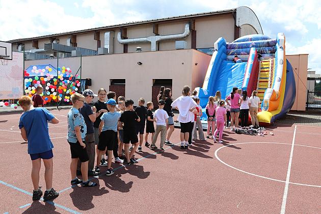 Rodzinna zabawa w „Siódemce” - radość, śmiech i integracja
