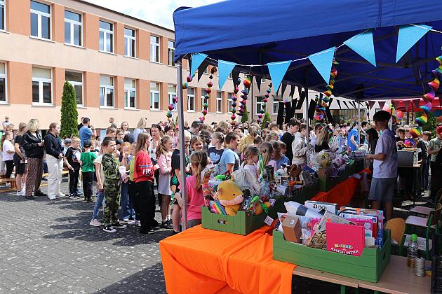 Rodzinna zabawa w „Siódemce” - radość, śmiech i integracja