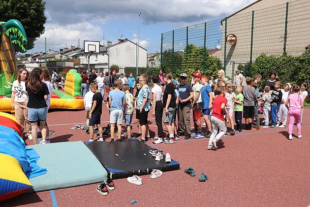 Rodzinna zabawa w „Siódemce” - radość, śmiech i integracja