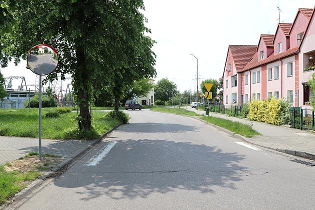 Nowe lustra drogowe w Lęborku – więcej bezpieczeństwa na trudnych skrzyżowaniach!