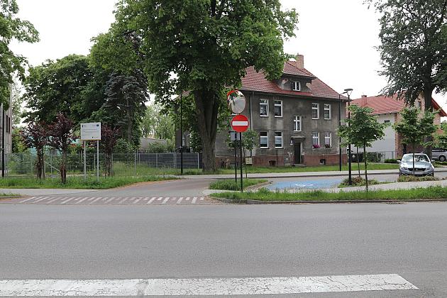 Nowe lustra drogowe w Lęborku – więcej bezpieczeństwa na trudnych skrzyżowaniach!