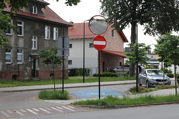 Nowe lustra drogowe w Lęborku – więcej bezpieczeństwa na trudnych skrzyżowaniach!