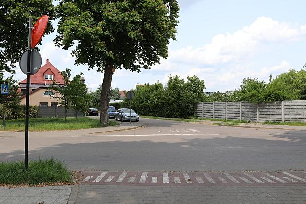 Nowe lustra drogowe w Lęborku – więcej bezpieczeństwa na trudnych skrzyżowaniach!