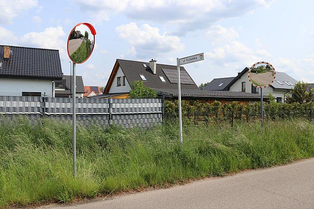 Nowe lustra drogowe w Lęborku – więcej bezpieczeństwa na trudnych skrzyżowaniach!