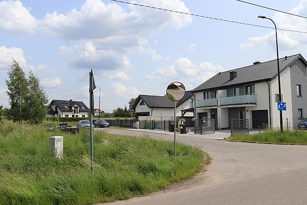 Nowe lustra drogowe w Lęborku – więcej bezpieczeństwa na trudnych skrzyżowaniach!