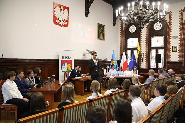 Debaty oksfordzkie w Lęborku – emocje, argumenty i młodzież na najwyższym poziomie