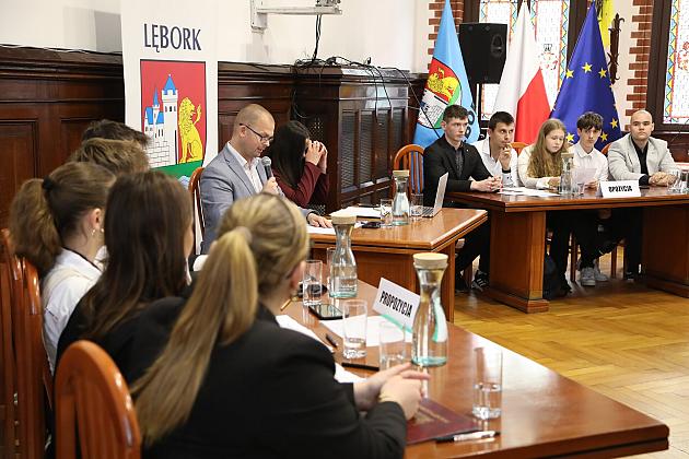 Debaty oksfordzkie w Lęborku – emocje, argumenty i młodzież na najwyższym poziomie