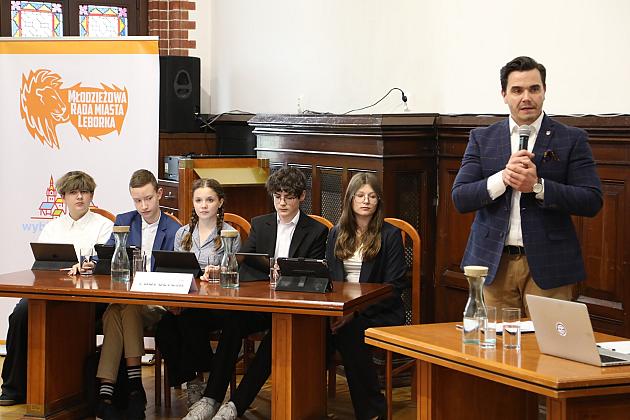 Debaty oksfordzkie w Lęborku – emocje, argumenty i młodzież na najwyższym poziomie