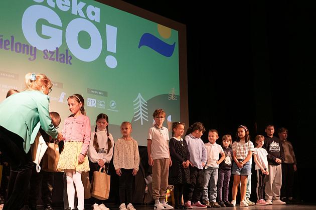 Nagrodzeni najlepsi czytelnicy wśród najmłodszych uczniów