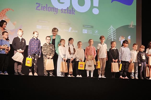 Nagrodzeni najlepsi czytelnicy wśród najmłodszych uczniów