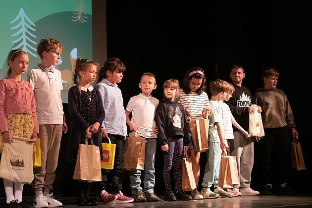 Nagrodzeni najlepsi czytelnicy wśród najmłodszych uczniów