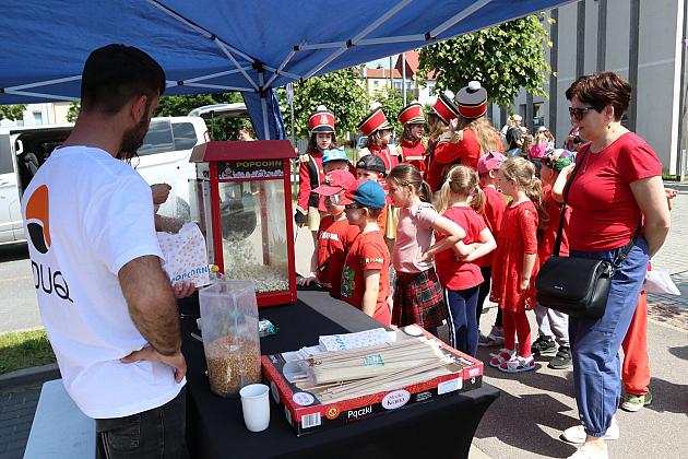 Barwna parada rozkręciła piąty Festiwal Uliczny w Lęborku. Szykujcie się na weekend pełen atrakcji!