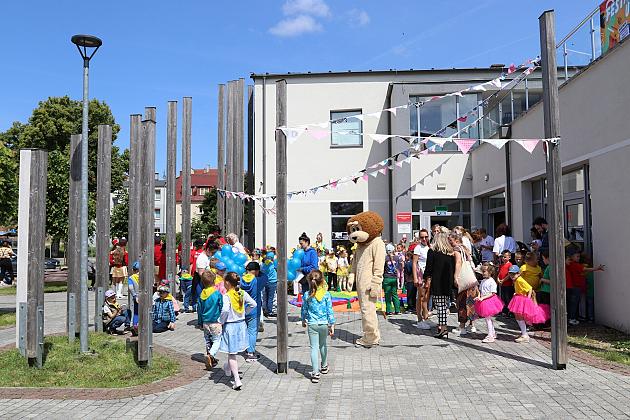 Barwna parada rozkręciła piąty Festiwal Uliczny w Lęborku. Szykujcie się na weekend pełen atrakcji!