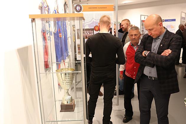 Historia Pogoni Lębork na otwartej w Wieży Ciśnień wystawie z okazji 80-lecia klubu
