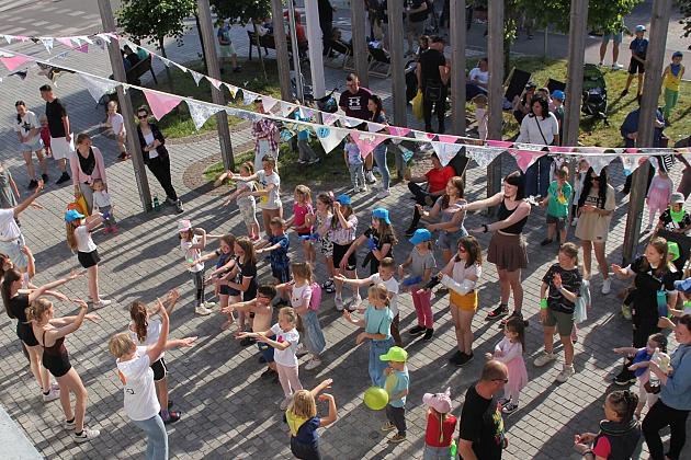 Lębork Nowy Świat znów tętnił życiem! Piąta edycja Festiwalu Ulicznego zachwyciła mieszkańców