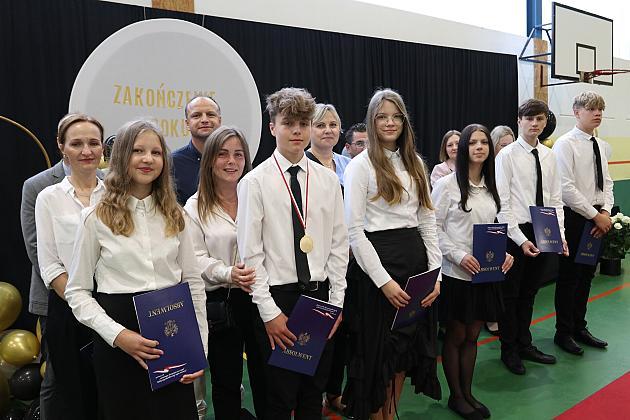 Uroczyste pożegnanie absolwentów Szkoły Podstawowej nr 5