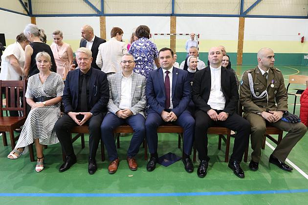 Uroczyste pożegnanie absolwentów Szkoły Podstawowej nr 5