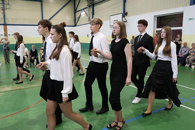 Uroczyste pożegnanie absolwentów Szkoły Podstawowej nr 5