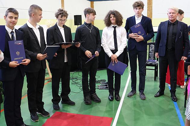 Uroczyste pożegnanie absolwentów Szkoły Podstawowej nr 5