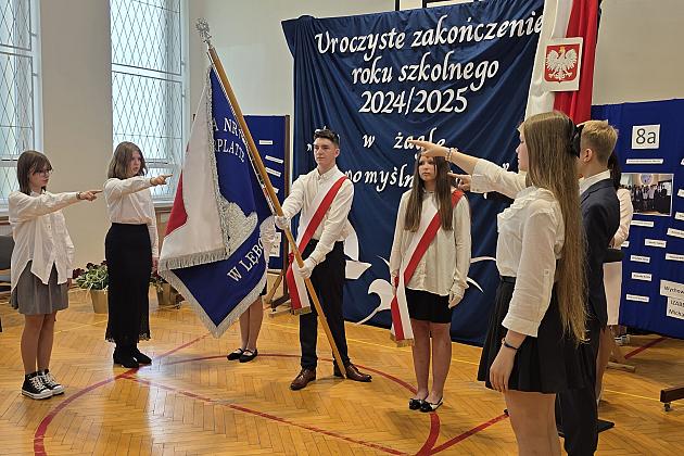 Uroczyste zakończenie roku szkolnego klas VIII w SP7