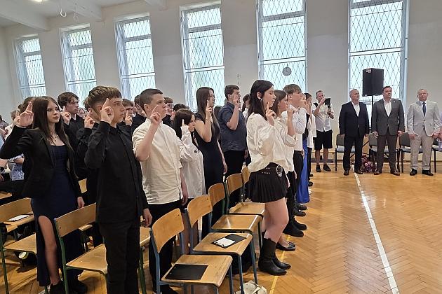 Uroczyste zakończenie roku szkolnego klas VIII w SP7