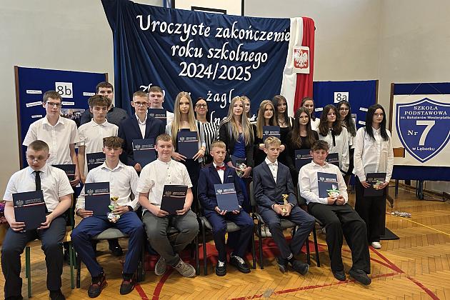 Uroczyste zakończenie roku szkolnego klas VIII w SP7