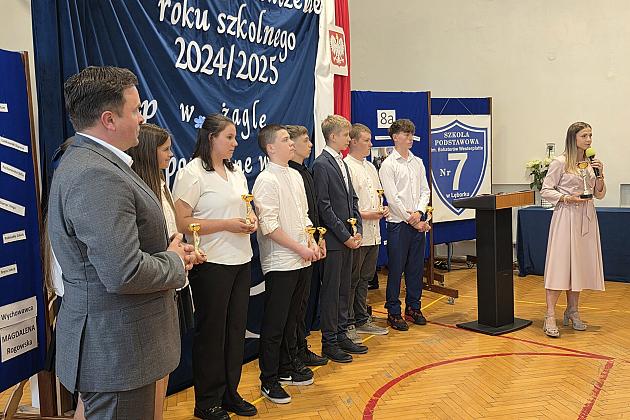 Uroczyste zakończenie roku szkolnego klas VIII w SP7