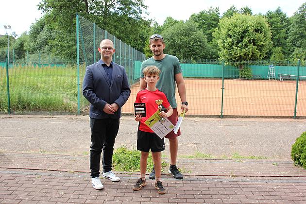 Aktywne lato na kortach. Rozstrzygnięto Wakacyjny Turniej Tenisa Ziemnego