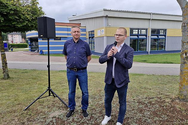 Symboliczne odsłonięcie tablicy „Rondo Lęborskiego Klubu Sportowego POGOŃ”