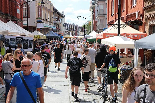 Kolorowe stoiska, regionalne smaki i rękodzieło – magia Jarmarku św. Jakuba!